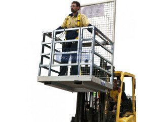 Forklift work platform to elevate personnel